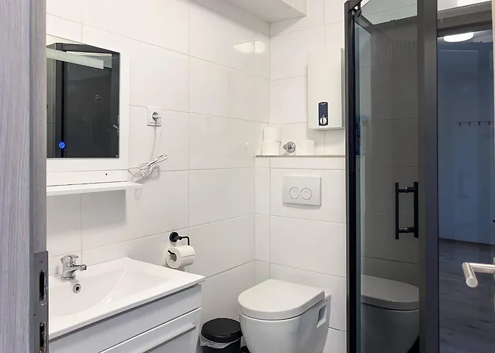 T&k Near Messe Fair Trade Duesseldorf Und Airport 1a *